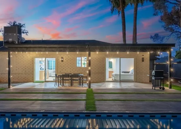 Downtown Pool Pickleball Mini Putt Az Holiday home