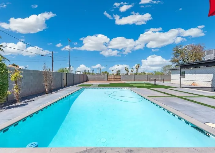 Downtown Pool Pickleball Mini Putt Az Holiday home Phoenix