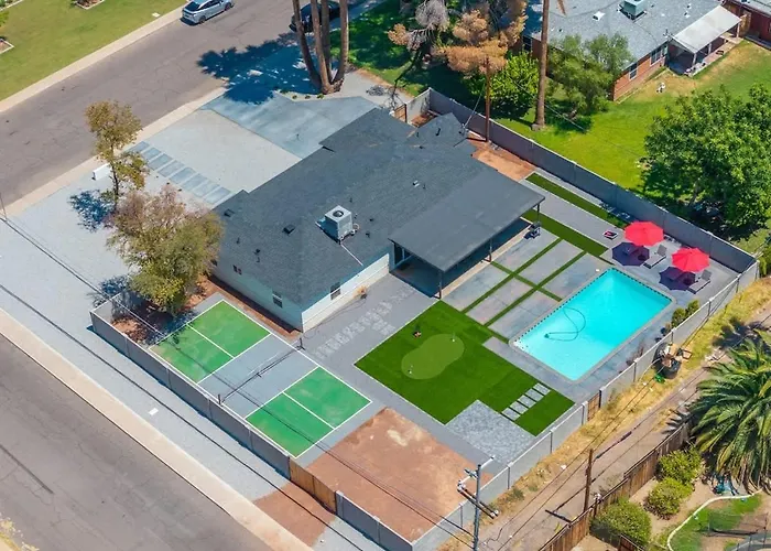 Holiday home Downtown Pool Pickleball Mini Putt Az Phoenix