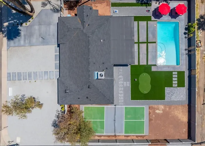 Downtown Pool Pickleball Mini Putt Az Phoenix